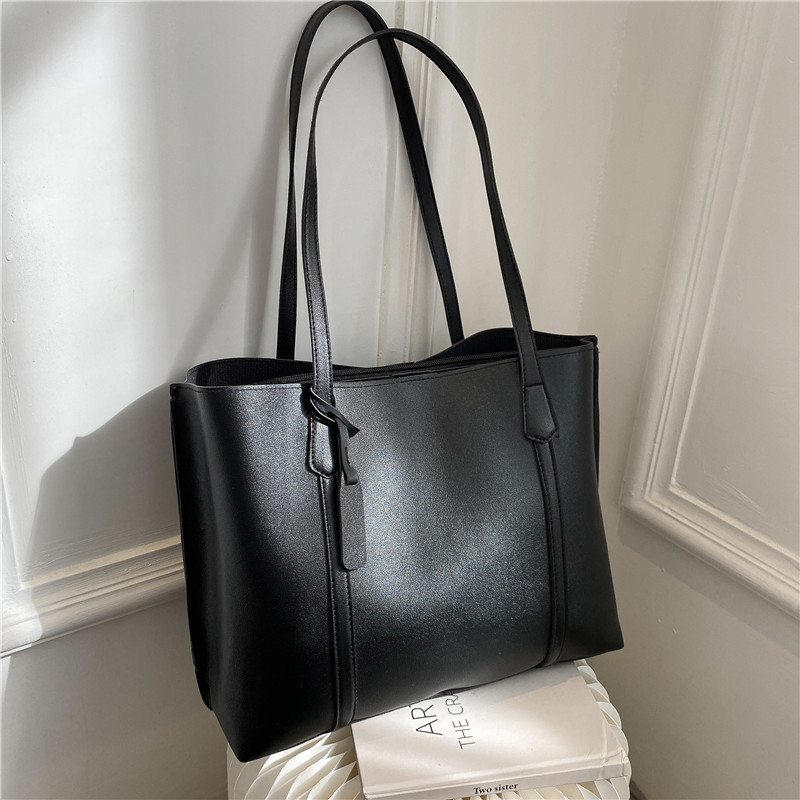 クラシックな黒のフェイクレザートートバッグ、大容量ハンドバッ - Luxury Bags 2026 のレビューと価格