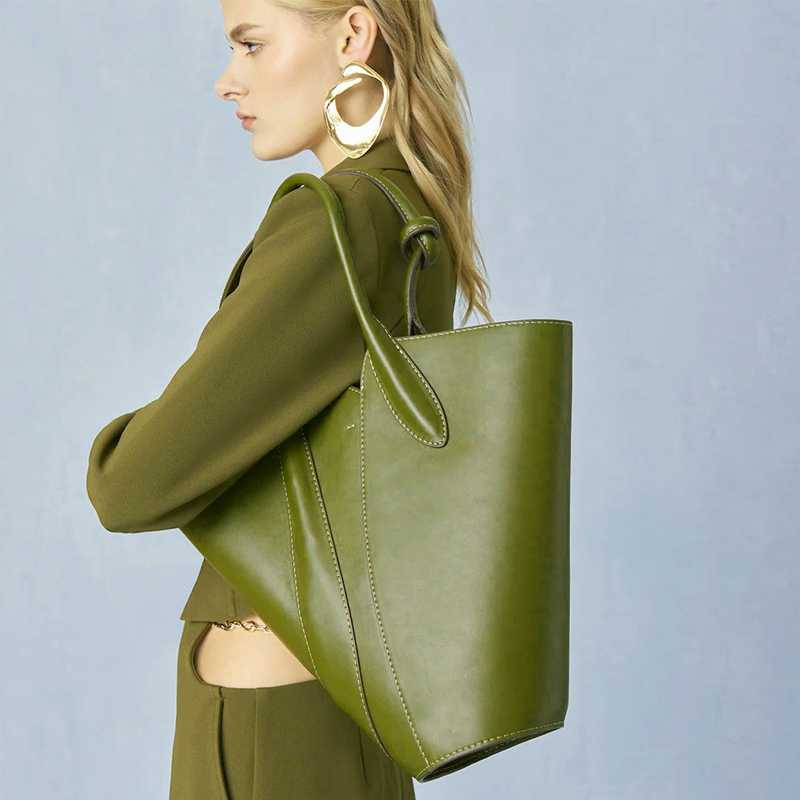 女性のためのパーソナライズされたイニシャル付きバケットバッグ - Xl Luxury Bags のレビューと価格