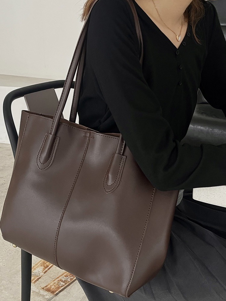 女性のための革のトートバッグ,良質,シンプル,大容量,正方形 - Luxury Bags Supplier のレビューと価格