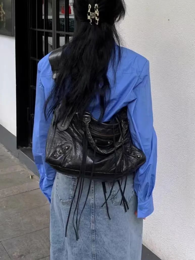 リベットオートバイバッグハイエンド大容量ショルダーバッグテク - Luxury Bags Vip のレビューと価格
