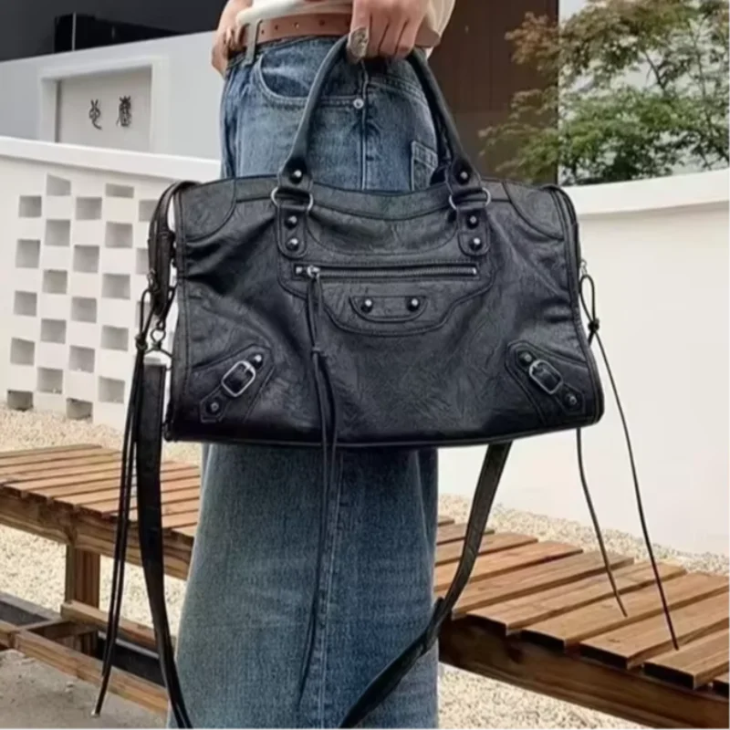 欧米風ファッションリベット付き大容量ピローバッグ、ボウリング - Luxury Bags Vip のレビューと価格