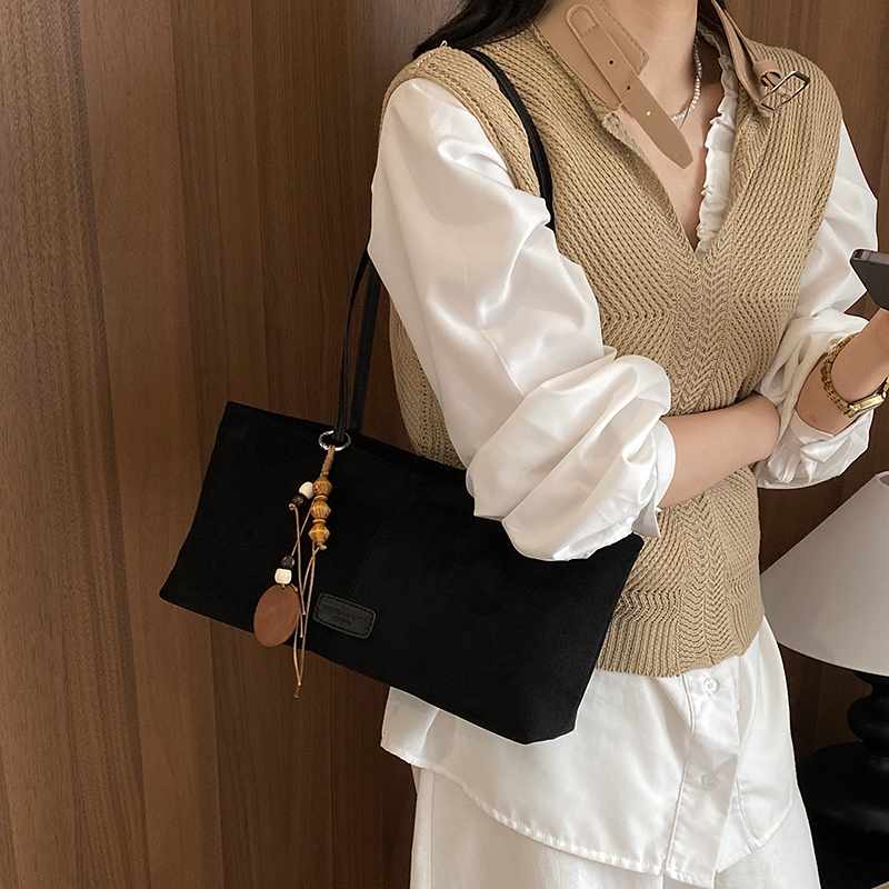 LEFTSIDE レトロスエードショルダートートバッグ 木製 - Luxury Bags 2026 のレビューと価格